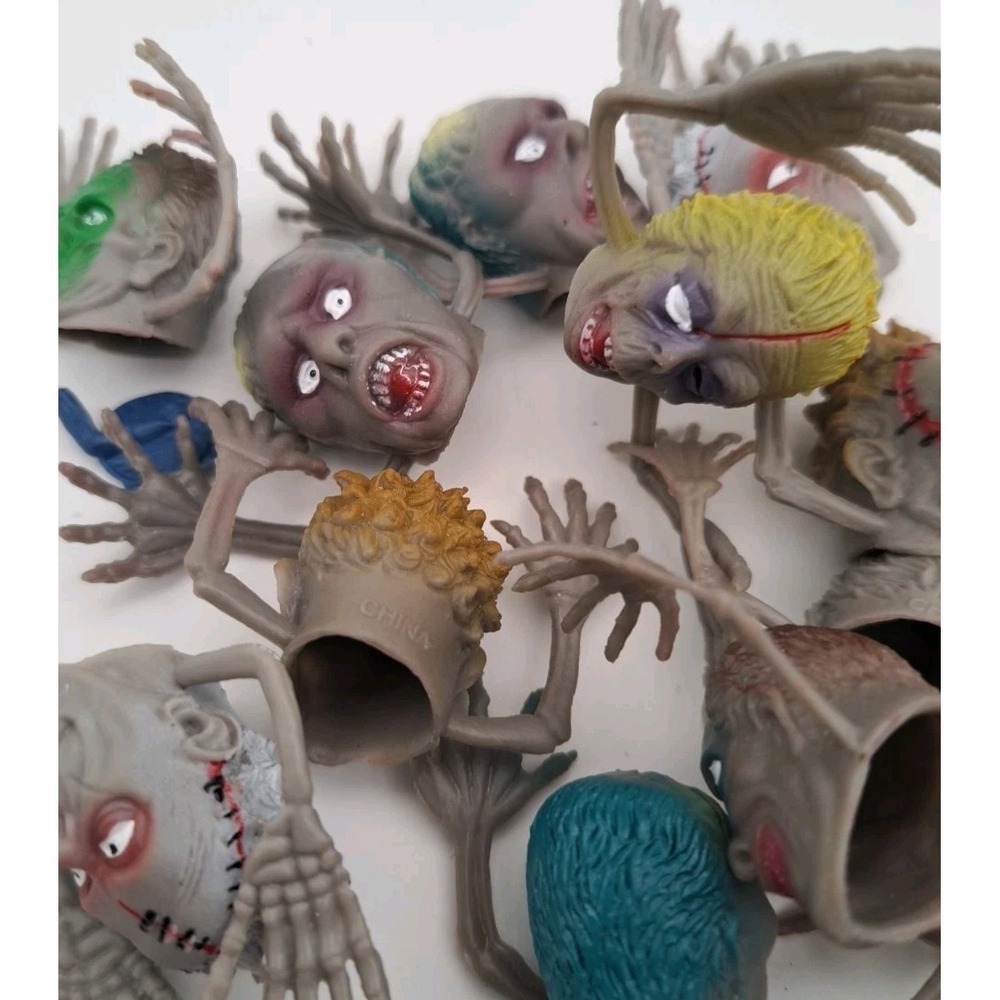 18 Vintage Zombie Ghoul Finger Puppets & Witch Horror Monster Creatures Toys